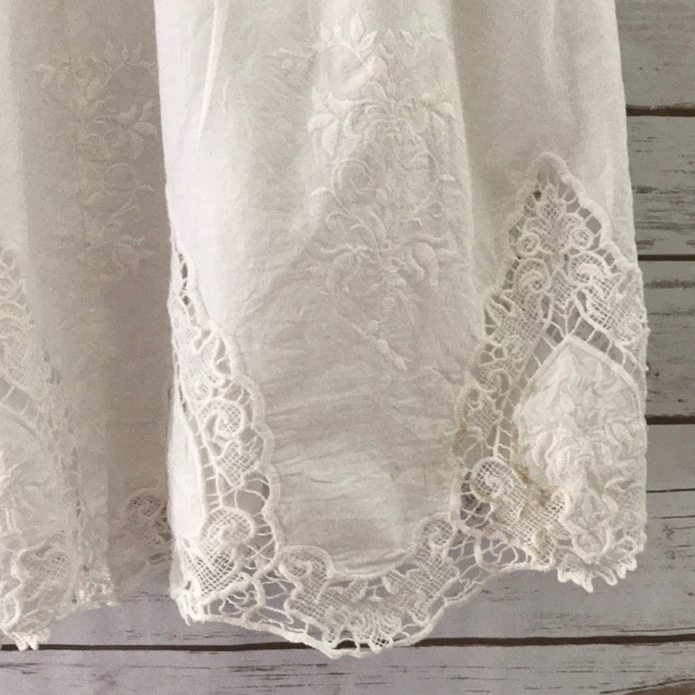 • Forever 21 White Crochet Dress • - Picture 6 of 7